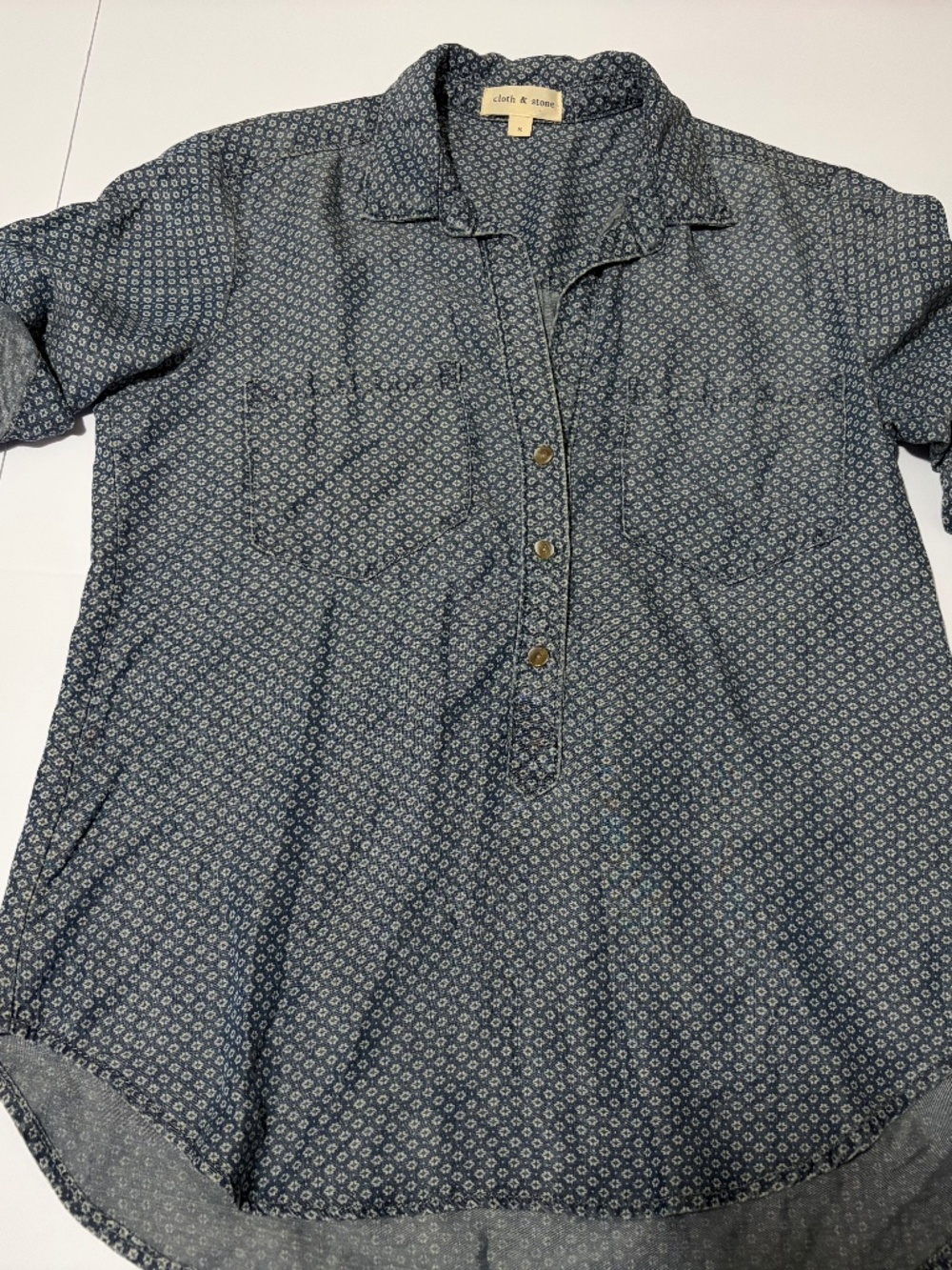 Cloth & Stone Blue Flower Print Tencel Henley Denim Style Tunic Top Size Small